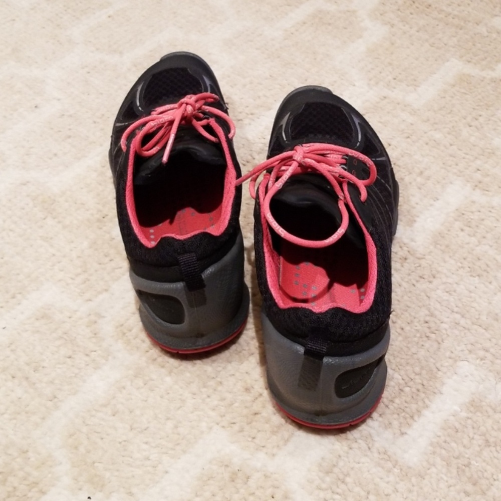 Shoes - Picture 4 of 4
